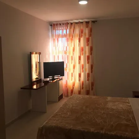 Kompleksi Kenaqesia Frühstückspension