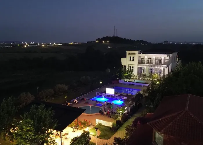 Kompleksi Kenaqesia Bed & Breakfast