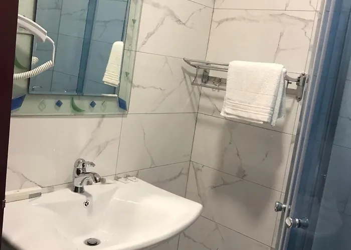 Kompleksi Kenaqesia 4*